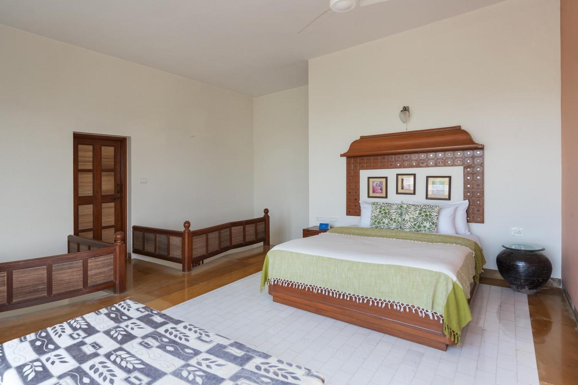 Saffronstays Pride Rock Mandve Extérieur photo