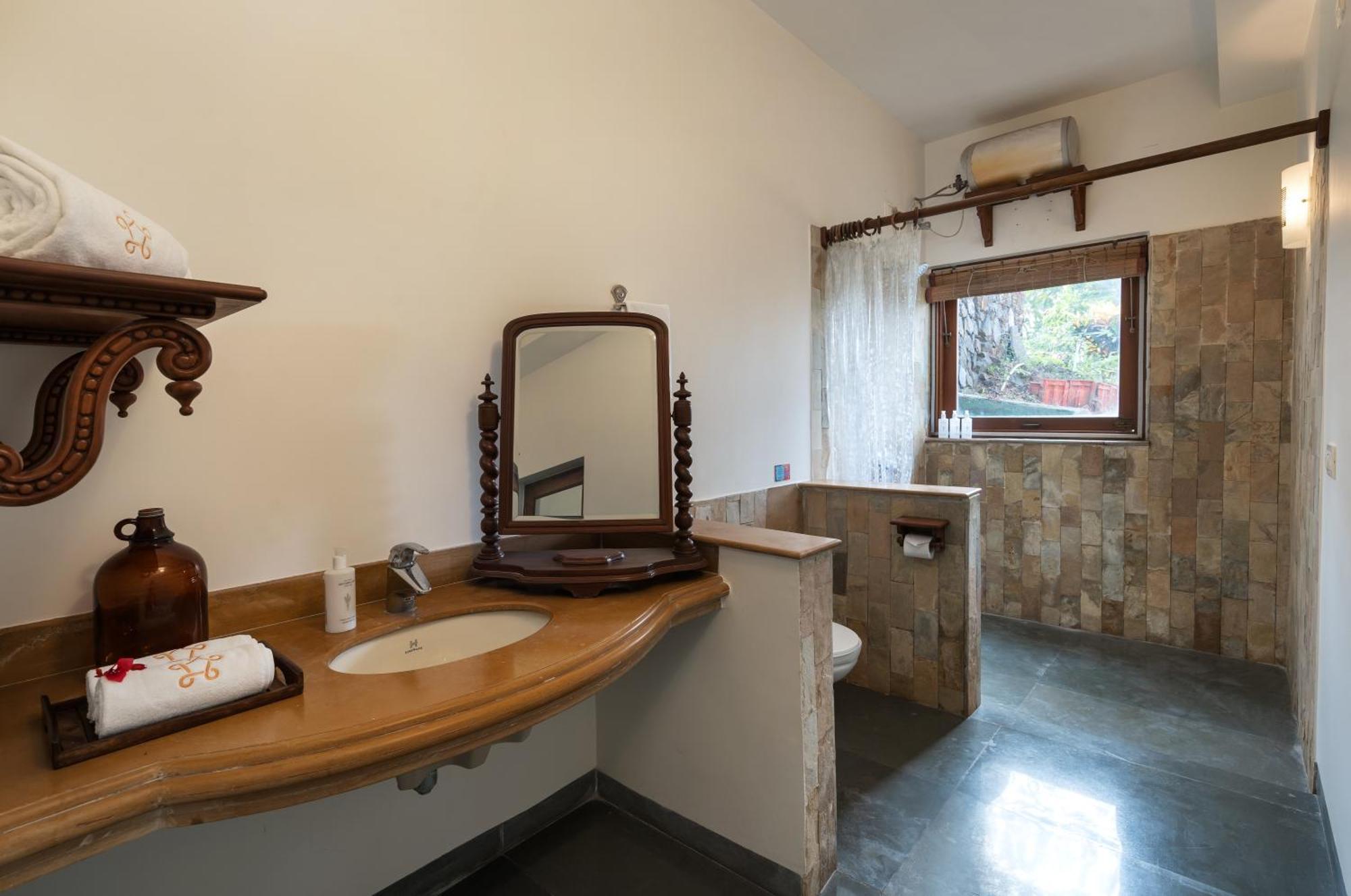 Saffronstays Pride Rock Mandve Extérieur photo